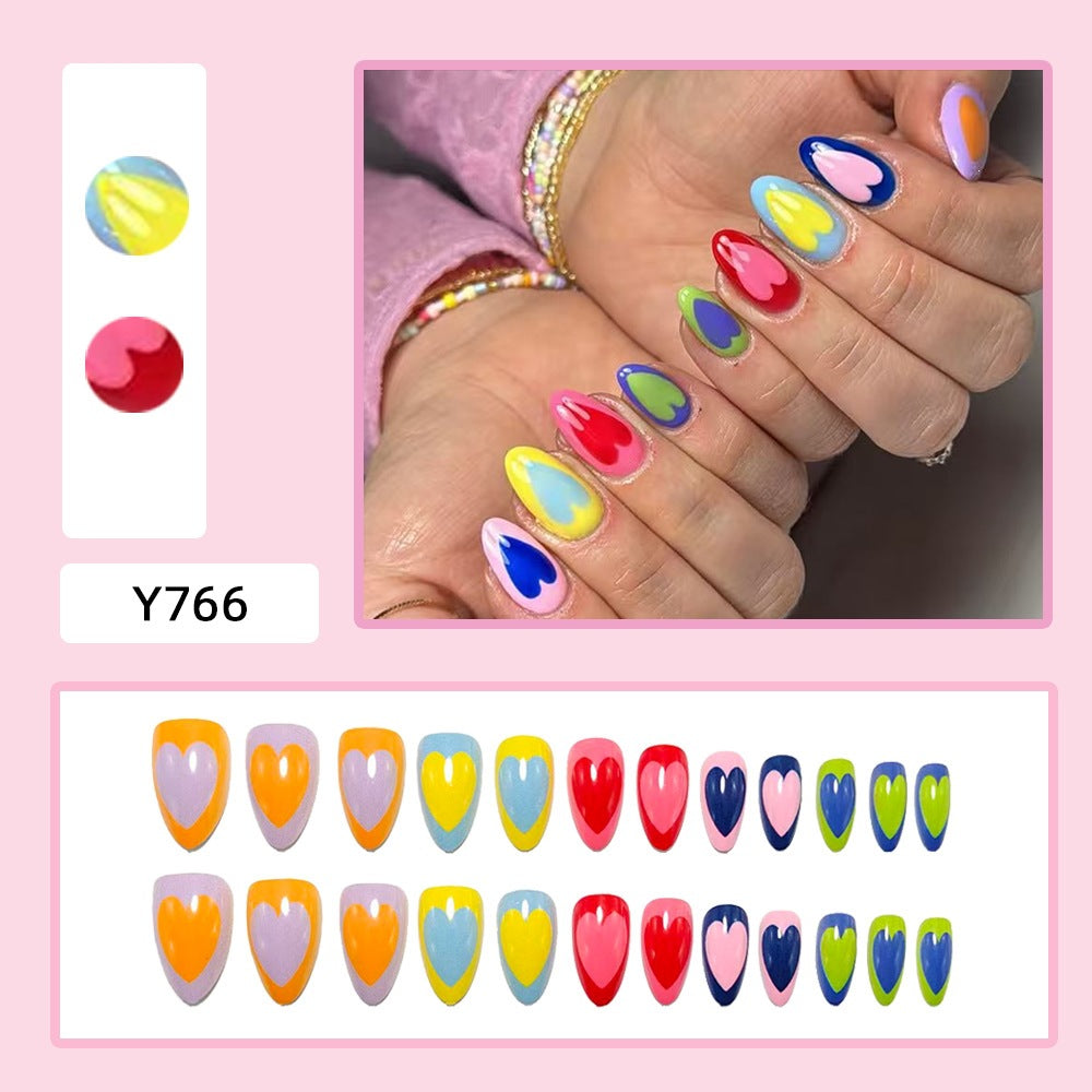 Artificial nails in modern heart design Kalsten