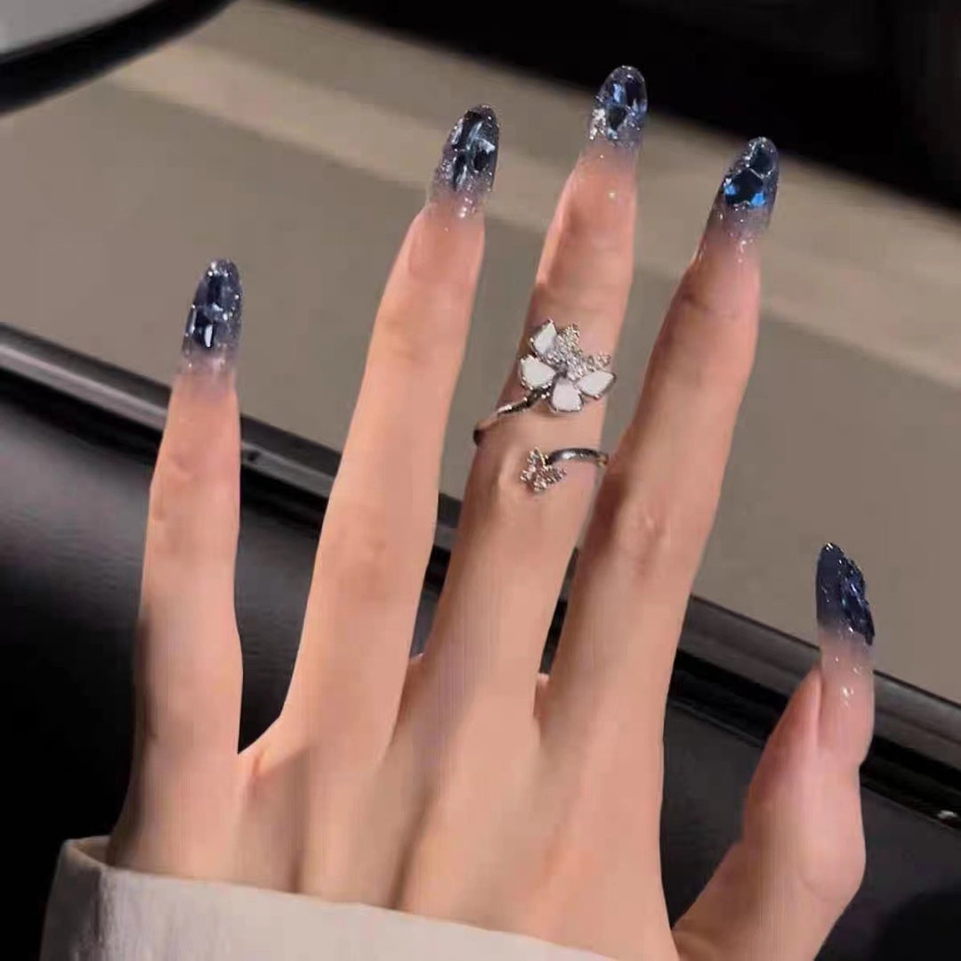 Artificial nails in creative moon and star design Kalsten