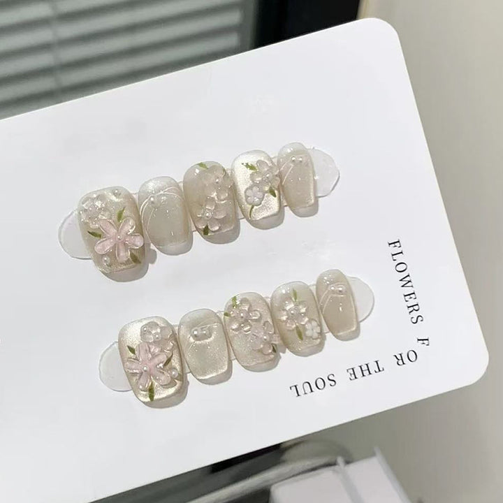 Floral Embellished Press-On Nail Art Kalsten