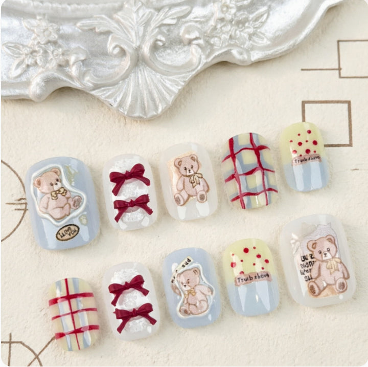 Cute artificial nails with bear motif Kalsten