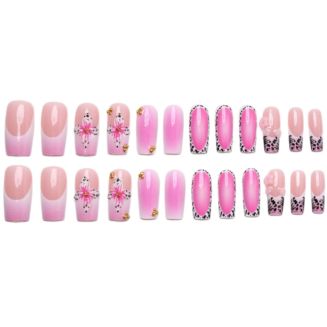 Nail art set with floral and glamorous accents Kalsten