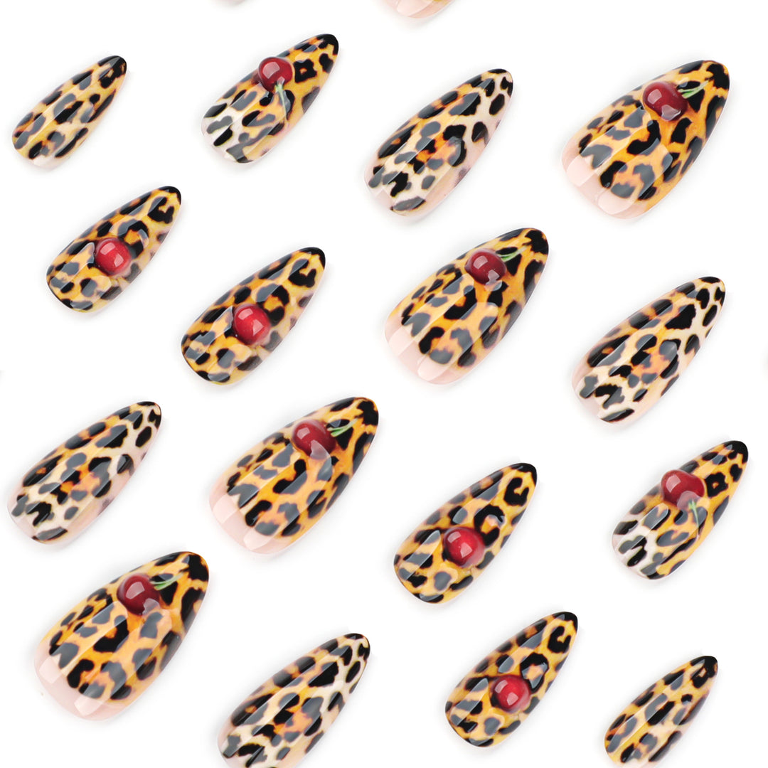 Artful stiletto nails with leopard pattern and accents Kalsten