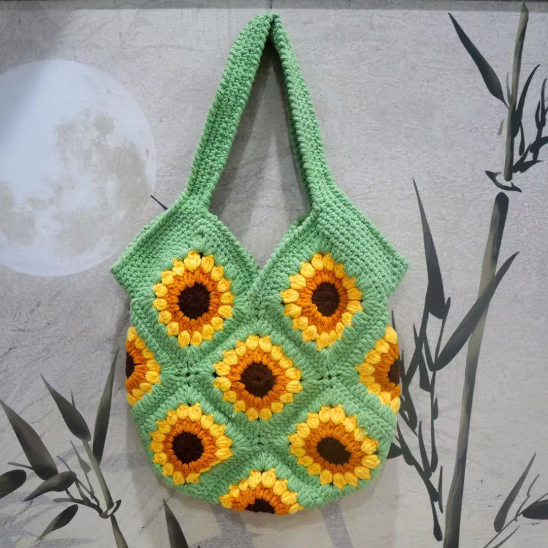 Handmade macrame shoulder bag with floral pattern Kalsten
