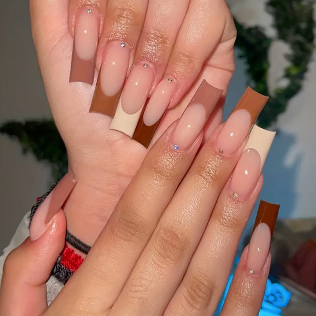 Glamorous artificial nails with rhinestone highlights Kalsten