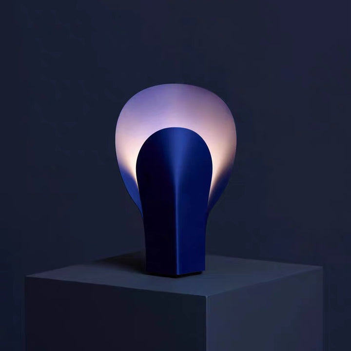 Modern Minimalist Table Lamp with Elegant Curved Shade