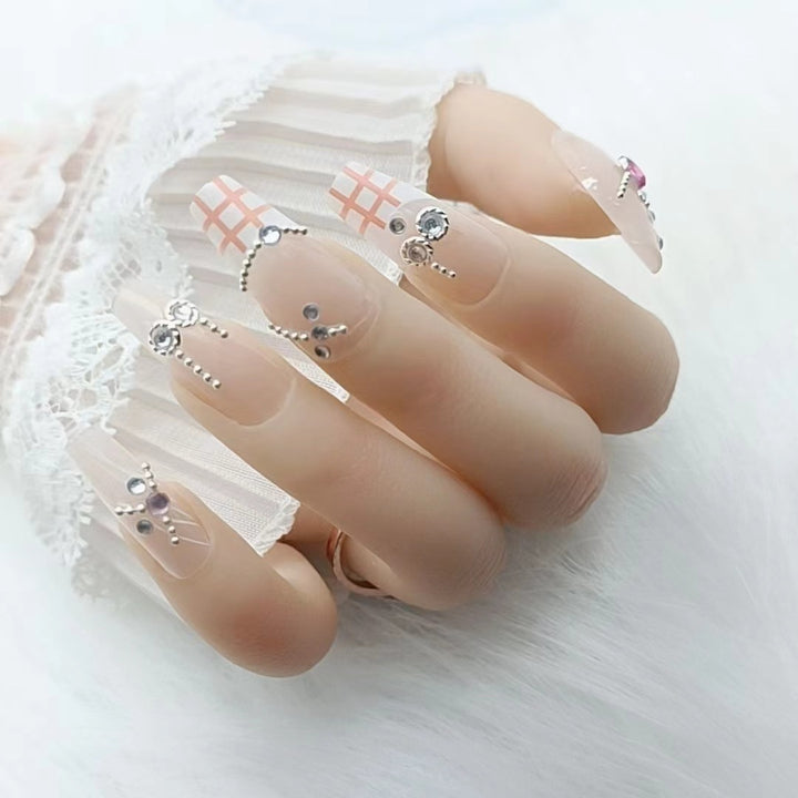 Artful Nail Art with Cute Bunny Pattern Cold Kalsten