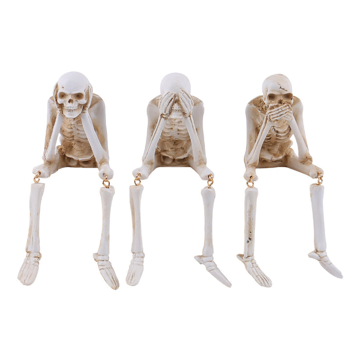 Detailed hanging skeleton figure with movable joints made of resin