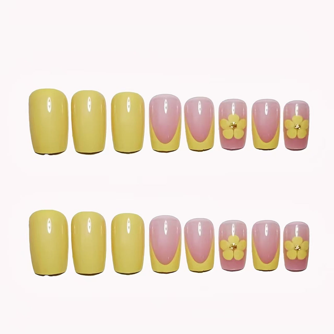 Artistic Floral Design Nail Set