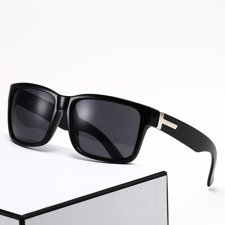 Ladies Stylish Sunglasses with Distinctive Frame Kalsten