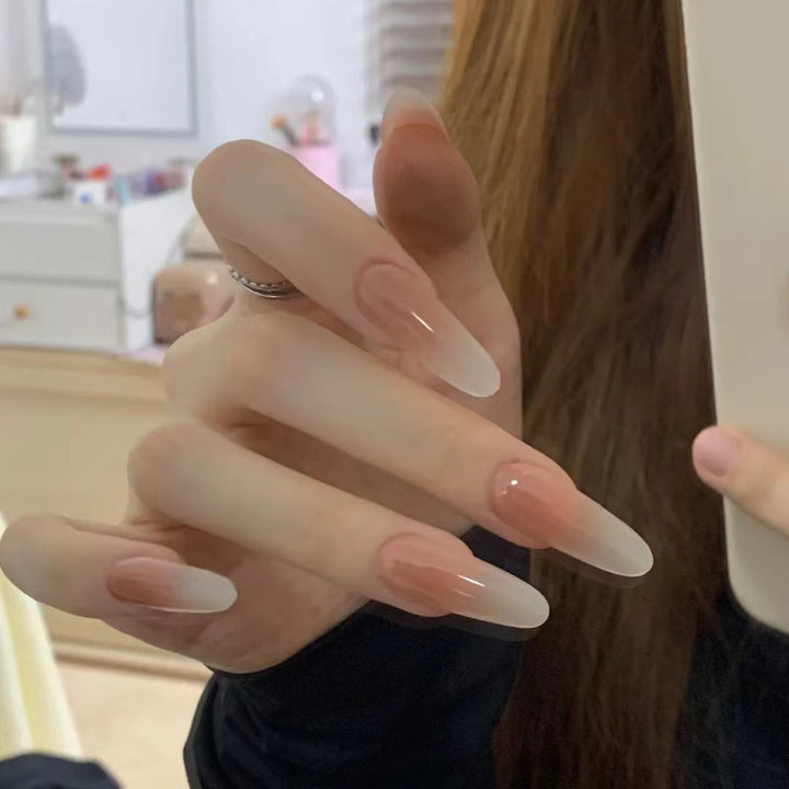 Artificial Nails in Stylish Ombre Design Kalsten