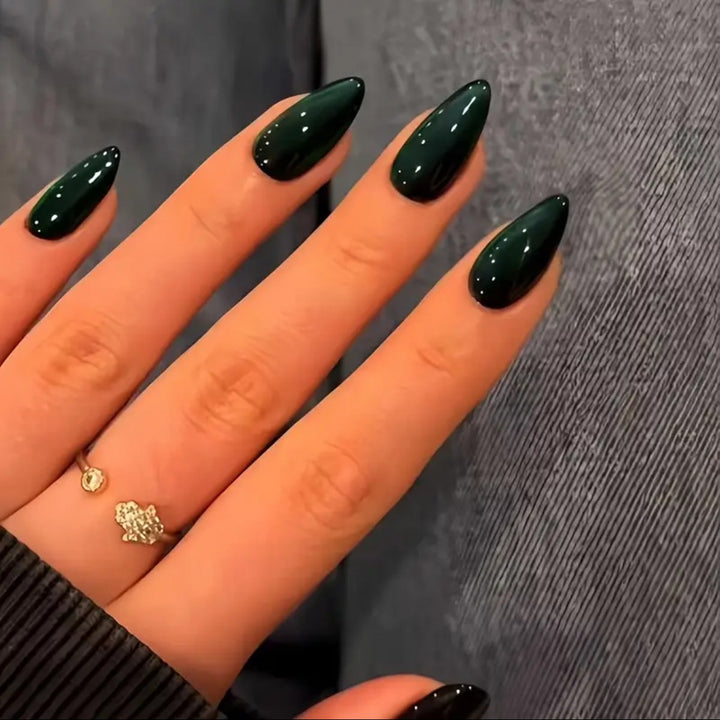 Artificial nail set with elegant high gloss and stiletto design Kalsten
