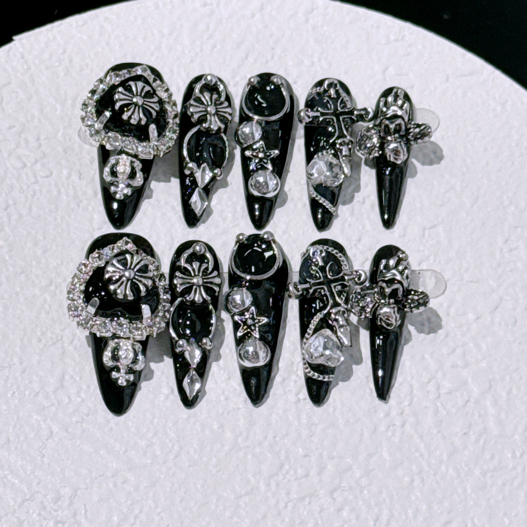 Glamorous Nail Art Extensions