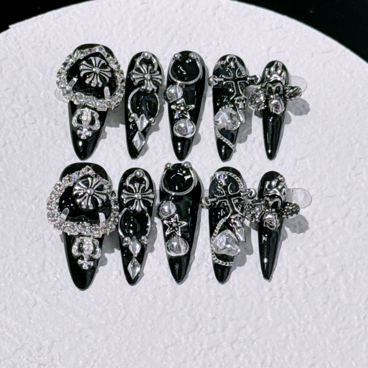 Glamorous Nail Art Extensions