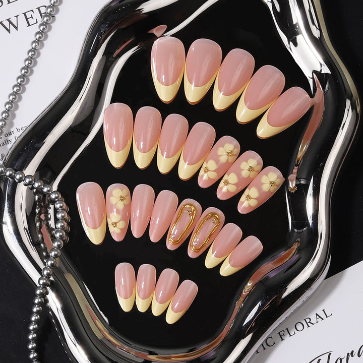 Elegant Floral Press-On Nail Set Kalsten