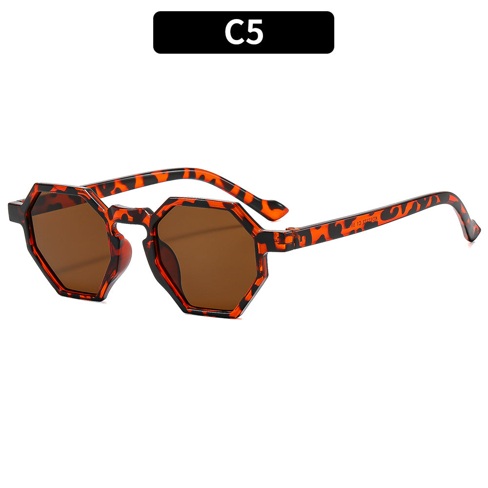 Distinctive Geometric Frame Sunglasses