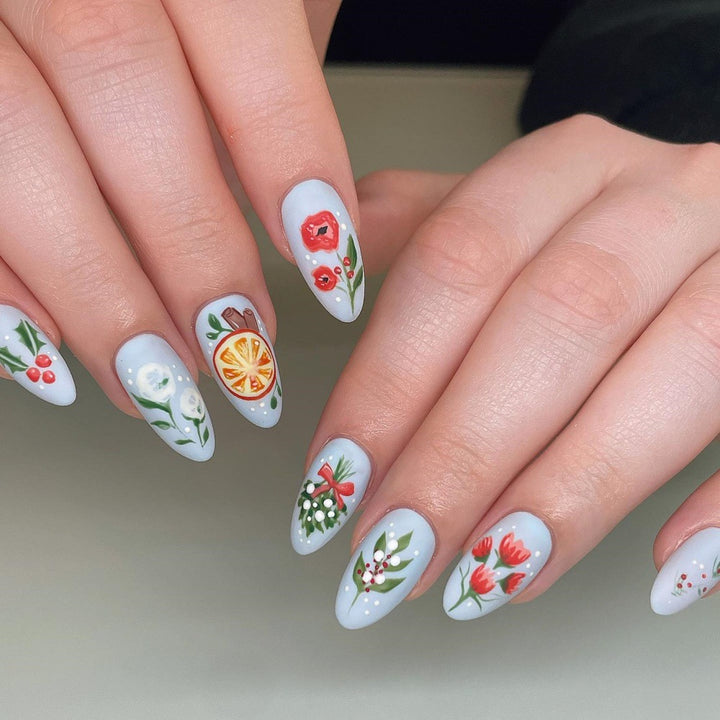 Exquisite Kunstnägel mit floralen Motiven Kalsten