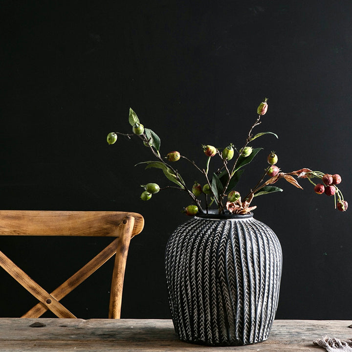 Stylish ceramic vase Kalsten