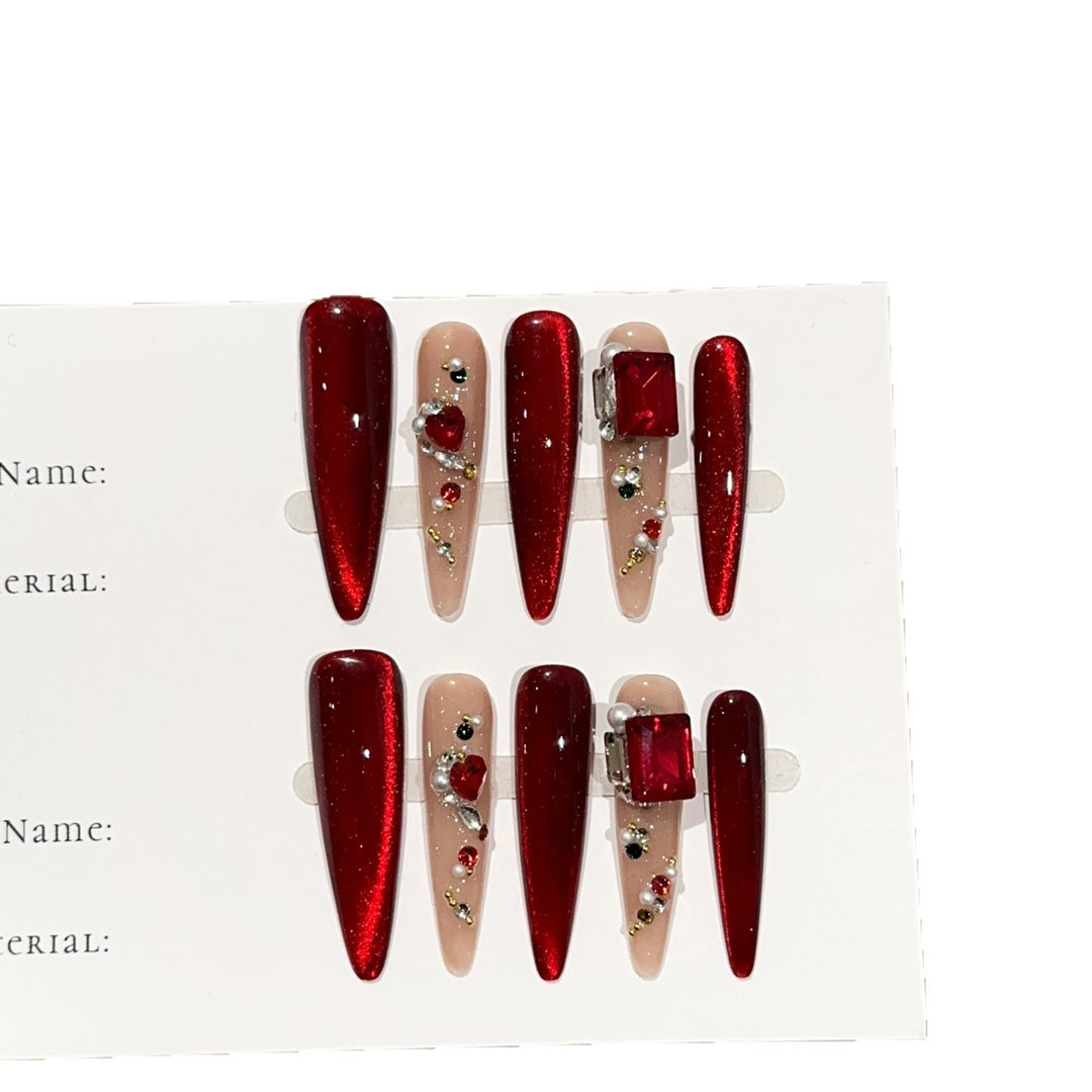 Glamorous Press-On Nail Set with Decorative Accents