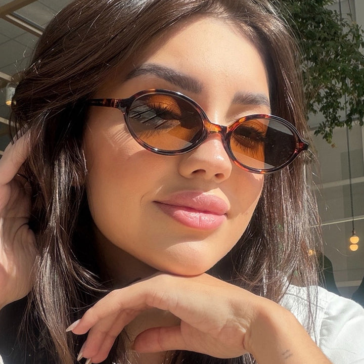 Ladies fashionable retro-inspired sunglasses Kalsten
