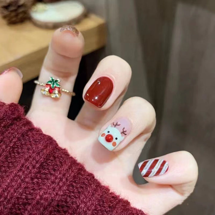 Creative and festive nail art Kalsten