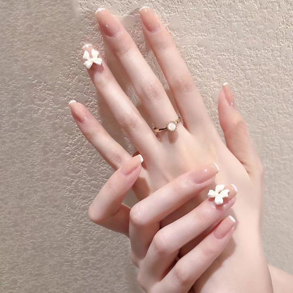 Elegant artificial nails with floral accents Kalsten
