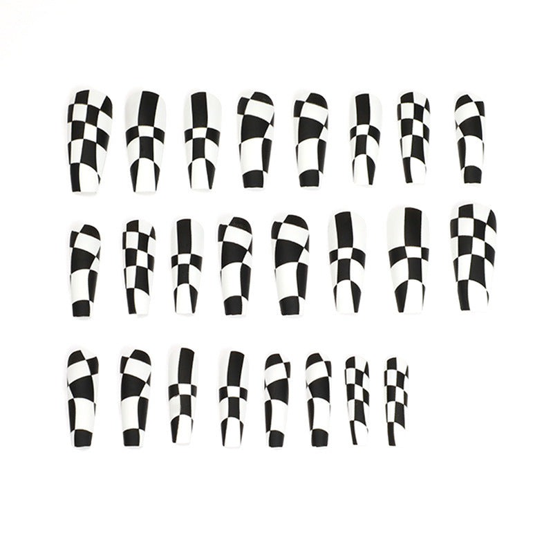 Nail set with stylish checkerboard pattern Kalsten