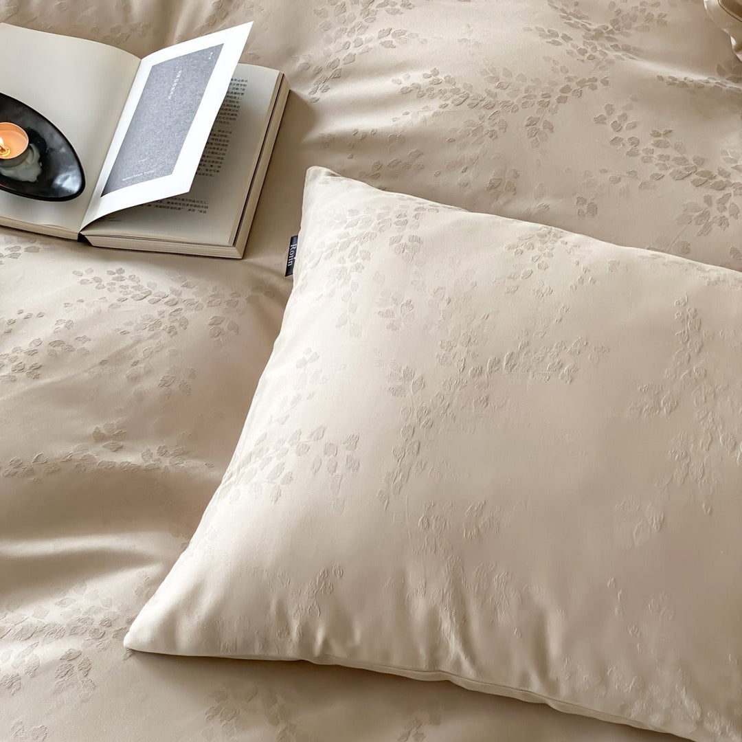 Premium duvet cover set made of breathable cotton satin with concealed zipper