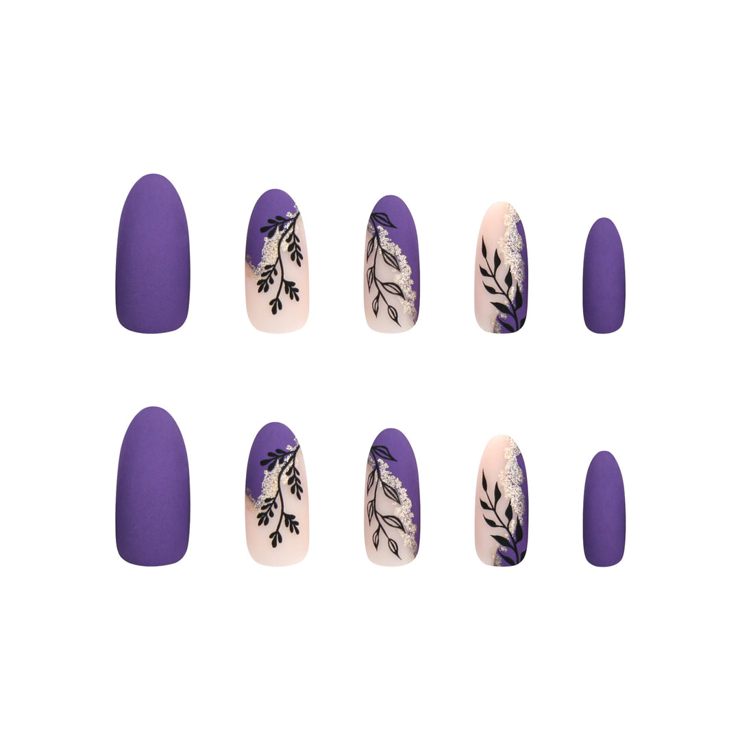 Artfully decorated stiletto nails Kalsten