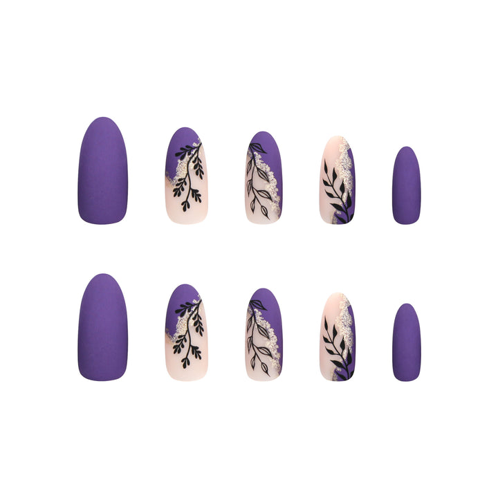 Artfully decorated stiletto nails Kalsten