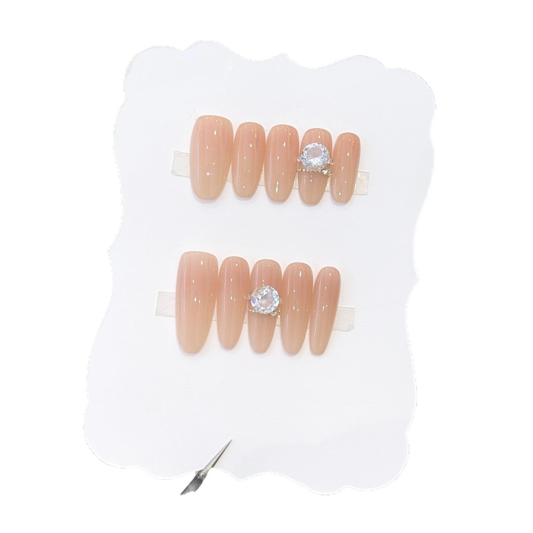 Artificial nails with stylish rhinestone detail Kalsten