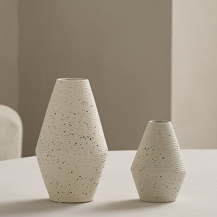 Elegant and Artistic Ceramic Vase Kalsten