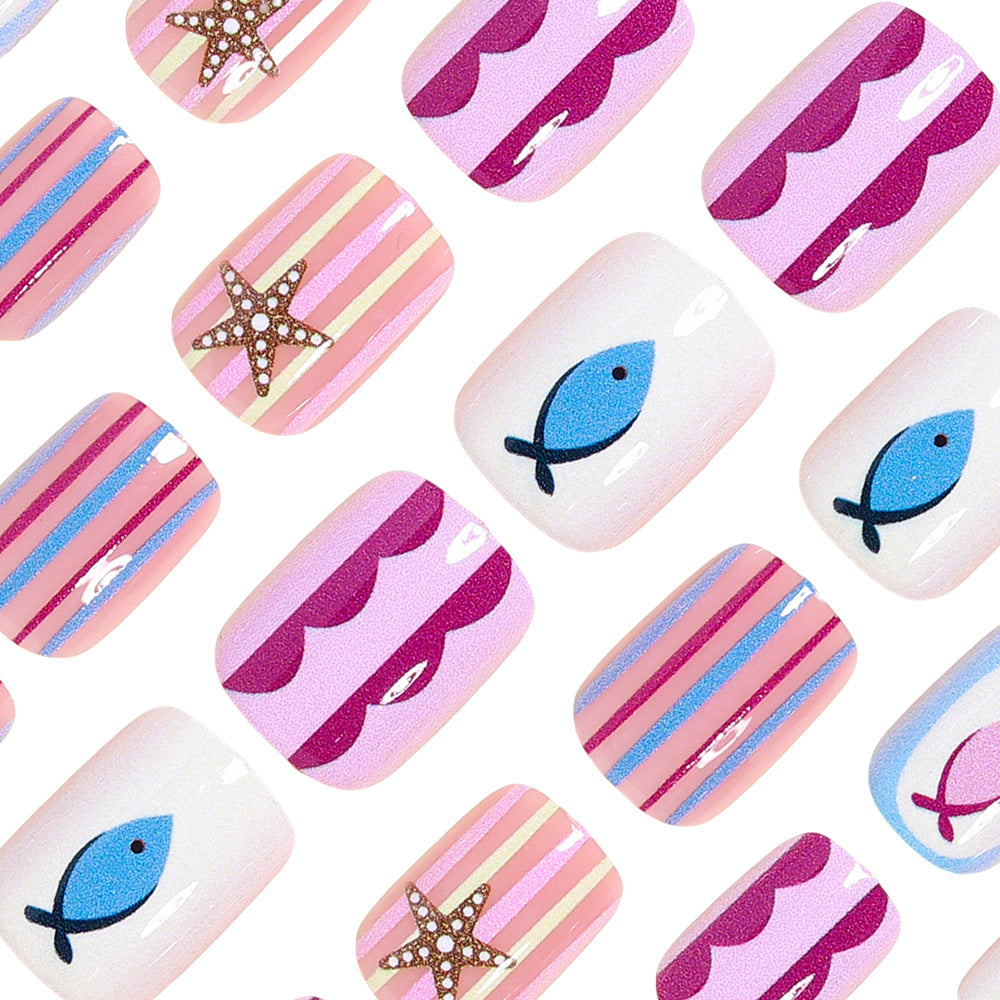 Nautical-Themed Press-On Nail Art Kalsten