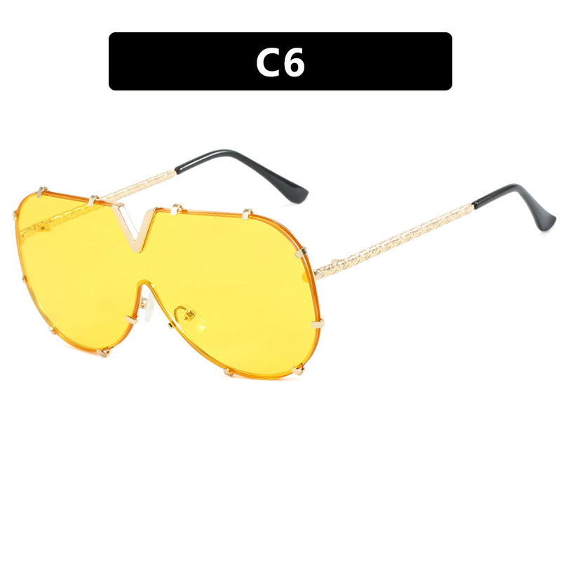 Women oversized goggles in futuristic design Kalsten