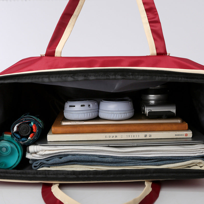 Sporty travel bag with reinforced handles and generous interior Kalsten