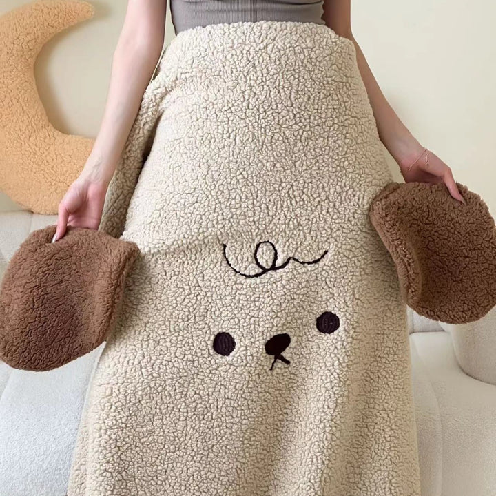 Cuddly Sherpa children's blanket with appliquéd cloud motif and teddy lining