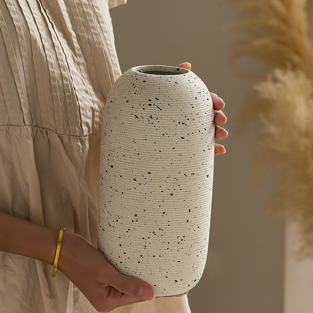 Elegant and Artistic Ceramic Vase Kalsten