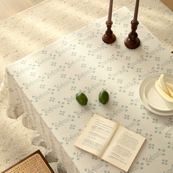 Rectangular cotton blend tablecloth with ruffle and fine jacquard pattern Kalsten