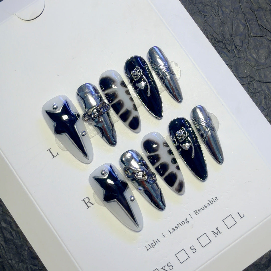Elegant Gothic-Inspired Press-On Nail Art Set