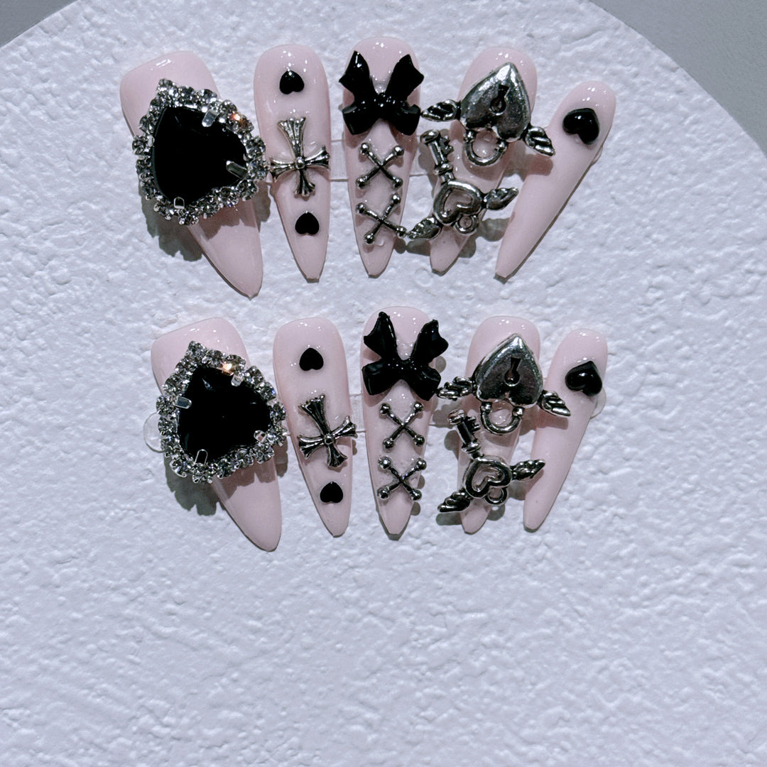 Glamorous Nail Art Extensions