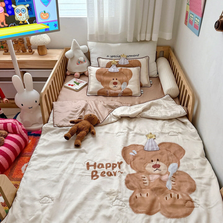 Children's bedding set with mermaid motif made of soft microfiber plush and quilted blanket
