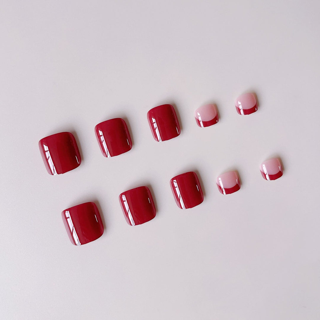 Artificial nail set with elegant French tips and glossy finish Kalsten