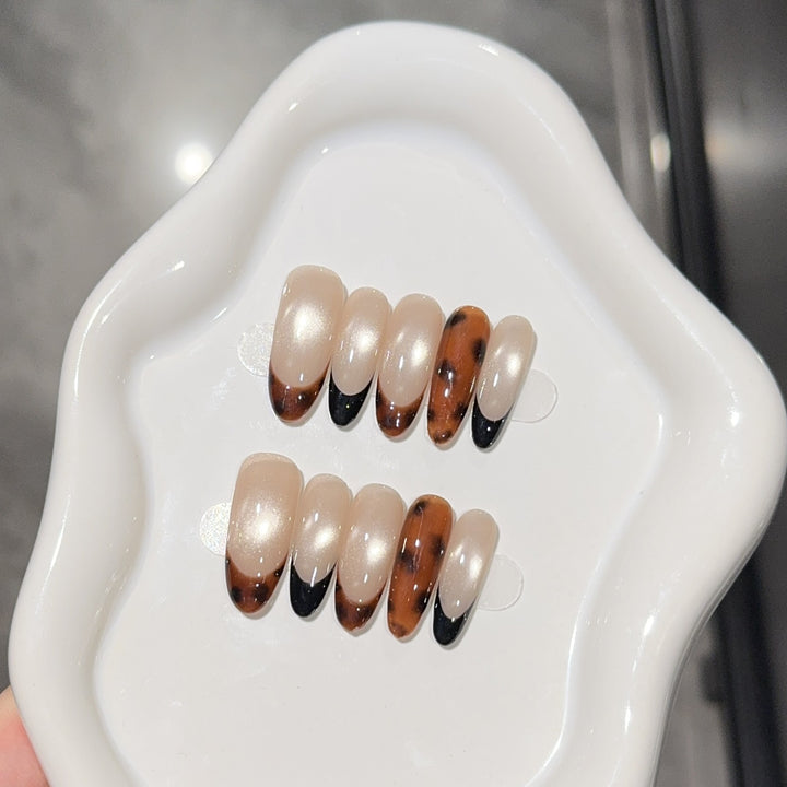 Exclusive art nail tips with elegant color gradient Kalsten