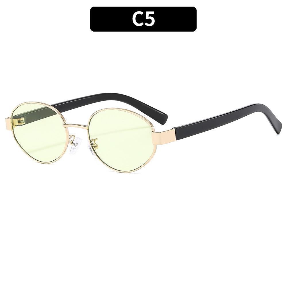 Chic Oval Frame Sunglasses