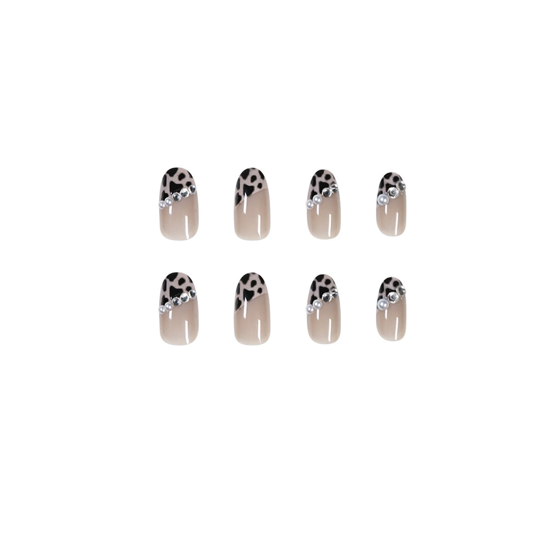 Artistic and elegant artificial nails Kalsten