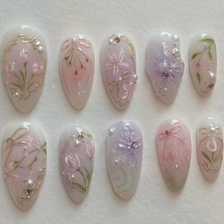Artistic Floral and Star-Embellished Press-On Nail Set Kalsten
