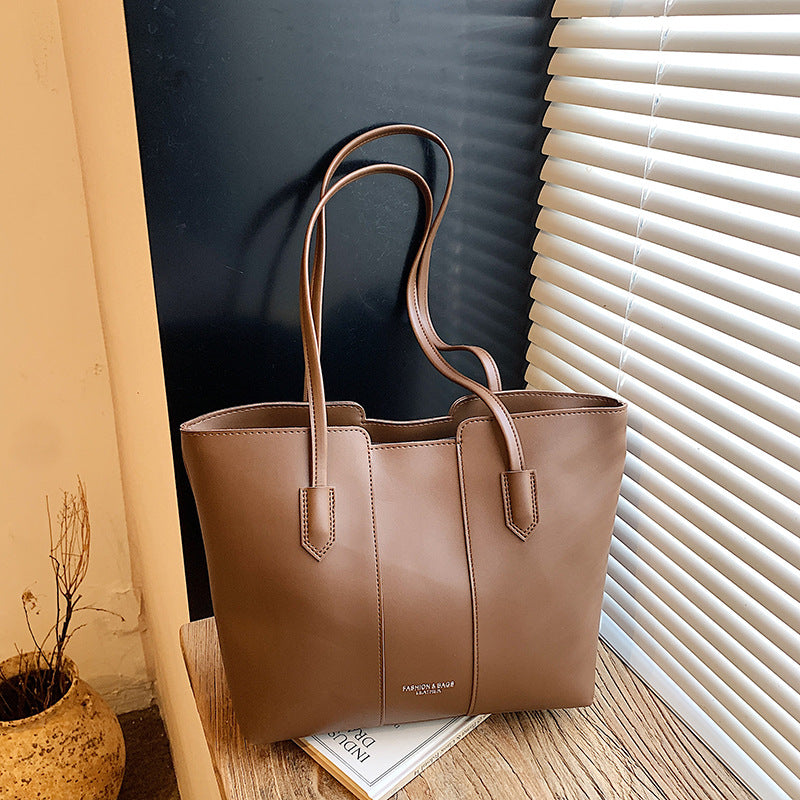 Elegant Structured Tote Kalsten