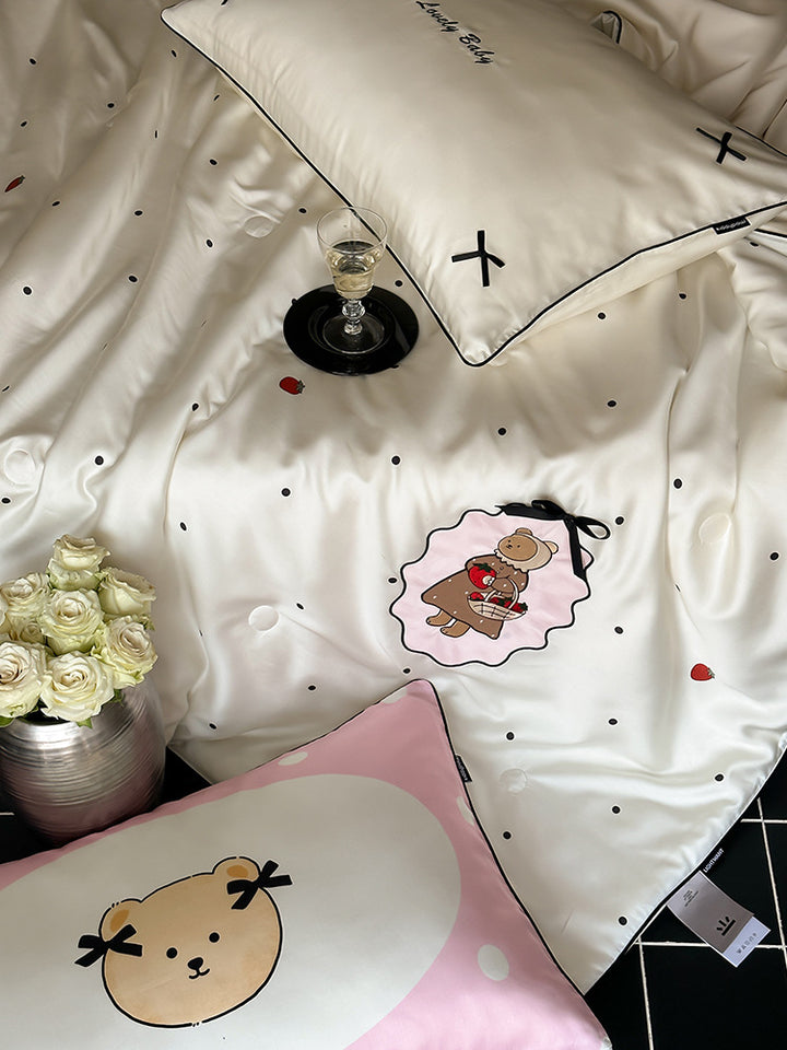 Bedding set made of skin-friendly cotton satin with embroidered rabbit motif & polka dot design