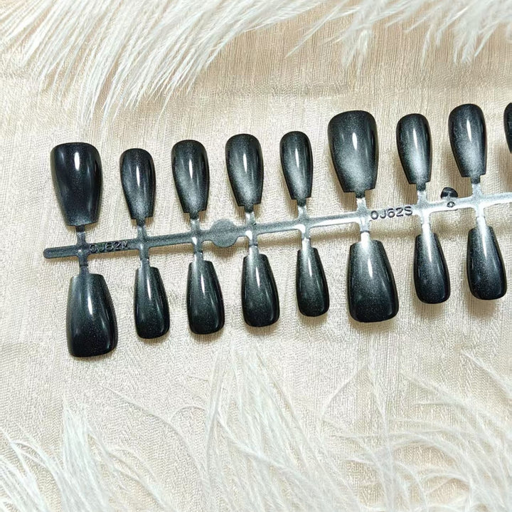 Shiny artificial nails with shimmering finish Kalsten