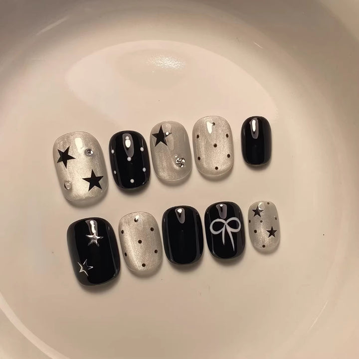 Artistic Press-On Nail Art Set with Star and Grid Designs