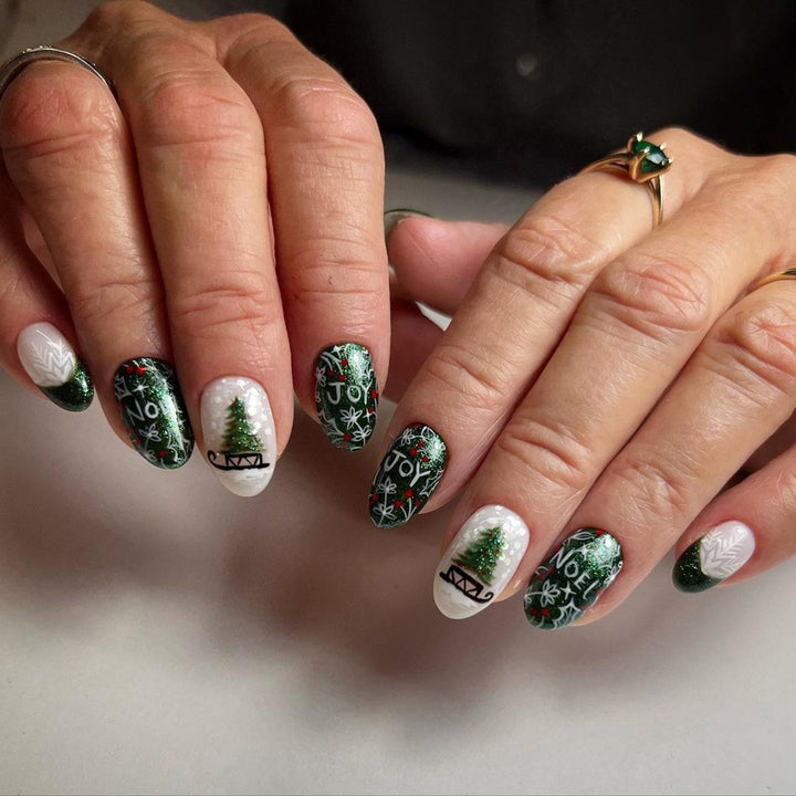 Holiday-Themed Press-On Nail Art Kalsten